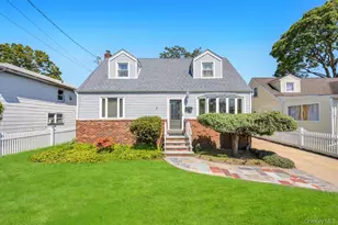 190 Sylvester St, Westbury, NY 11590 - Photo 2