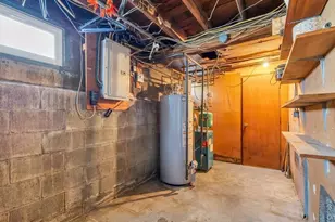 190 Sylvester St, Westbury, NY 11590 - Photo 20