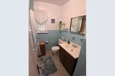 76-37 271st Street, New Hyde Park, NY 11040 - Photo 4
