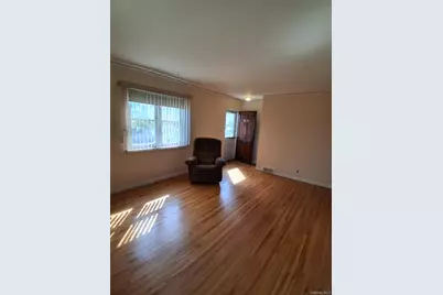 76-37 271st Street, New Hyde Park, NY 11040 - Photo 10