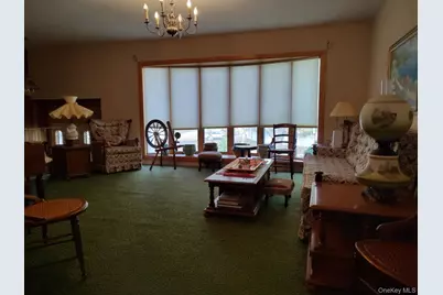 160 Atlantic Place, Hauppauge, NY 11788 - Photo 4