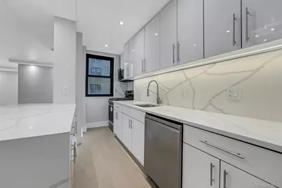 315 E 72nd Street #3A, New York, NY 10021 - Photo 16