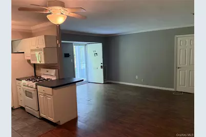 5 Laramie Court #5, Coram, NY 11727 - Photo 6