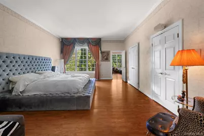 10 Swan Court, Glen Cove, NY 11542 - Photo 16