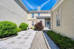 10 Swan Ct, Glen Cove, NY 11542 - Photo 2