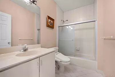 10 Swan Court, Glen Cove, NY 11542 - Photo 24
