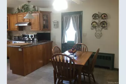 104 Phyllis Drive, Lindenhurst, NY 11757 - Photo 12