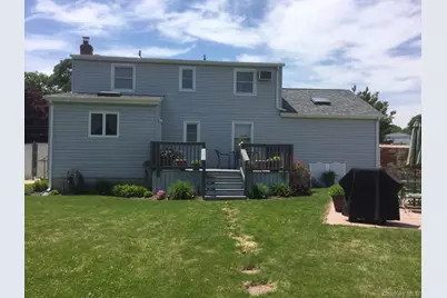 104 Phyllis Drive, Lindenhurst, NY 11757 - Photo 16