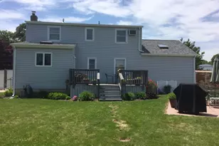 104 Phyllis Dr, Lindenhurst, NY 11757 - Photo 16