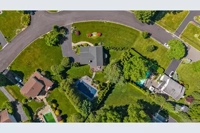4 Toga Court, East Northport, NY 11731 - Photo 32
