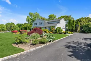 4 Toga Ct, East Northport, NY 11731 - Photo 2