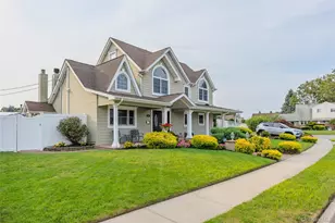 71 Swing Ln, Levittown, NY 11756 - Photo 4