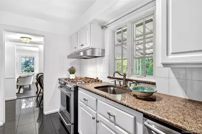 60 Mill Spring Road, Manhasset, NY 11030 - Photo 8