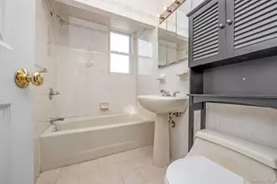 65-56 77th Pl, Middle Village, NY 11379 - Photo 18