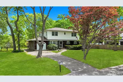 5 Peekskill Avenue, Patchogue, NY 11772 - Photo 2