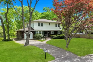 5 Peekskill Ave, Patchogue, NY 11772 - Photo 2