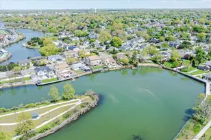 593 Pearl St, Oceanside, NY 11572 - Photo 26