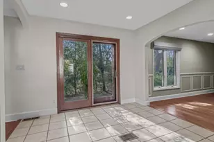 2 Amherst Road E, Great Neck, NY 11021 - Photo 14