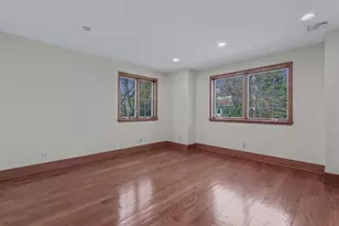 2 Amherst Road E, Great Neck, NY 11021 - Photo 32