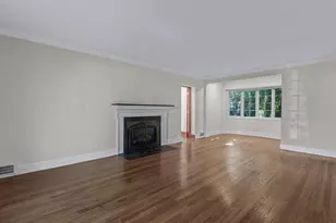 2 Amherst Road E, Great Neck, NY 11021 - Photo 4
