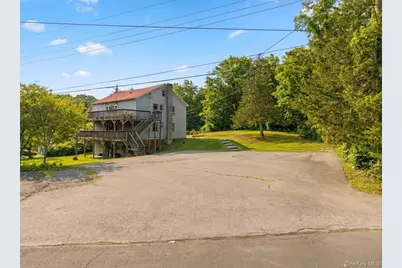 234 Lakeshore Drive, Pleasant Valley, NY 12569 - Photo 4