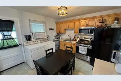 9 Maple Avenue, Garnerville, NY 10923 - Photo 12
