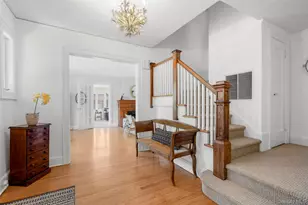 12 Cambridge Ct, Larchmont, NY 10538 - Photo 2