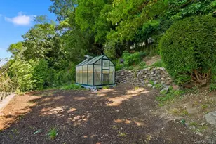 29 Montrose Rd, Yonkers, NY 10710 - Photo 32