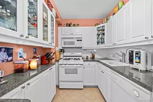 2575 Palisade Ave, Bronx, NY 10463 - Photo 8