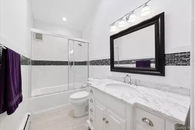 15 Oakhurst Street, South Huntington, NY 11746 - Photo 4