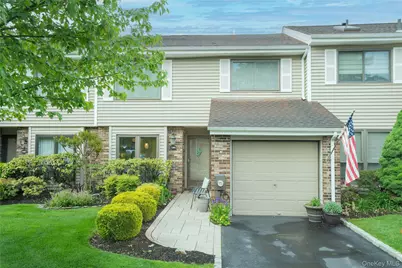 188 Pond View Lane, Smithtown, NY 11787 - Photo 2