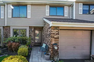 188 Pond View Ln, Smithtown, NY 11787 - Photo 4