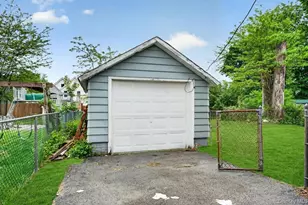 24 Crescent Pl, Middletown, NY 10940 - Photo 32