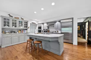 3 Peacock Pond Rd, Glen Cove, NY 11542 - Photo 12