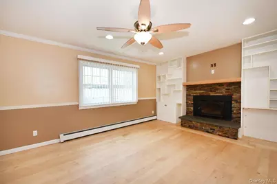 20 Dumond Place, Coram, NY 11727 - Photo 18