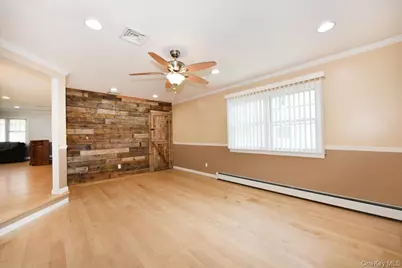20 Dumond Place, Coram, NY 11727 - Photo 16
