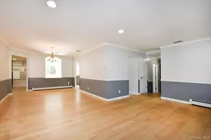 20 Dumond Pl, Coram, NY 11727 - Photo 8