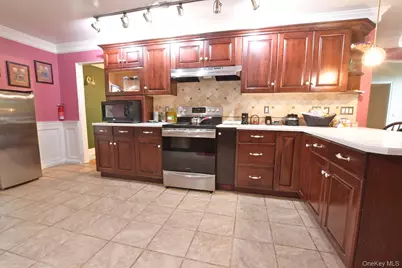 5 Easterly Court, Manorville, NY 11949 - Photo 4