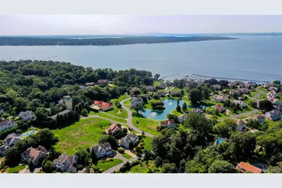 40 Pembroke Drive, Glen Cove, NY 11542 - Photo 38