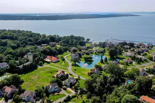 40 Pembroke Dr, Glen Cove, NY 11542 - Photo 38
