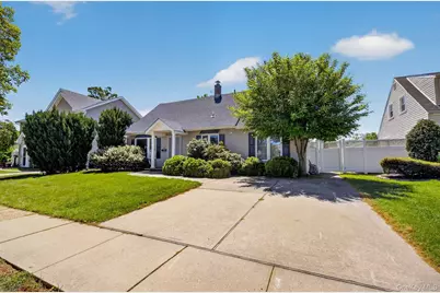 84 Cornflower Road, Levittown, NY 11756 - Photo 2