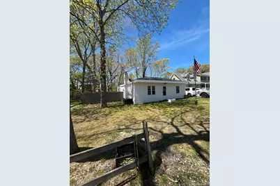 14 Coolidge Road, Hampton Bays, NY 11946 - Photo 2