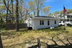 14 Coolidge Rd, Hampton Bays, NY 11946 - Photo 2