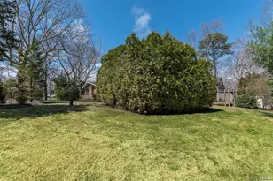 40 Atlantic Ave, Hampton Bays, NY 11946 - Photo 4