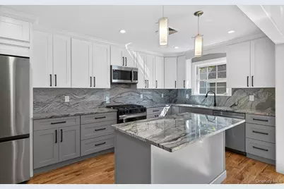 250 Bennett Avenue, Hempstead, NY 11550 - Photo 22