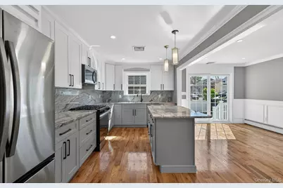 250 Bennett Avenue, Hempstead, NY 11550 - Photo 20