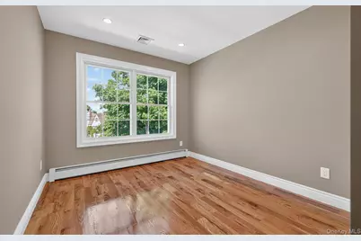 250 Bennett Avenue, Hempstead, NY 11550 - Photo 34