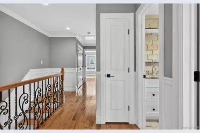 250 Bennett Avenue, Hempstead, NY 11550 - Photo 26