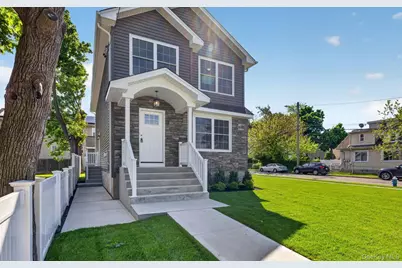250 Bennett Avenue, Hempstead, NY 11550 - Photo 1