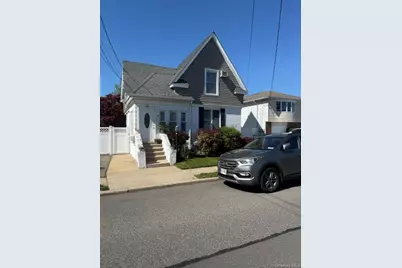 38 Grant Avenue, Bethpage, NY 11714 - Photo 2